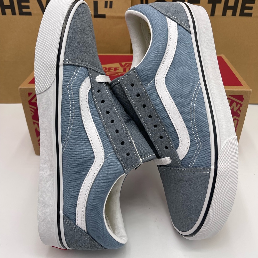 Vans WMNS Old Skool
Color Theory Stormy Weather
VN000D9YRV2 Sneakers s - Picture 11 of 16